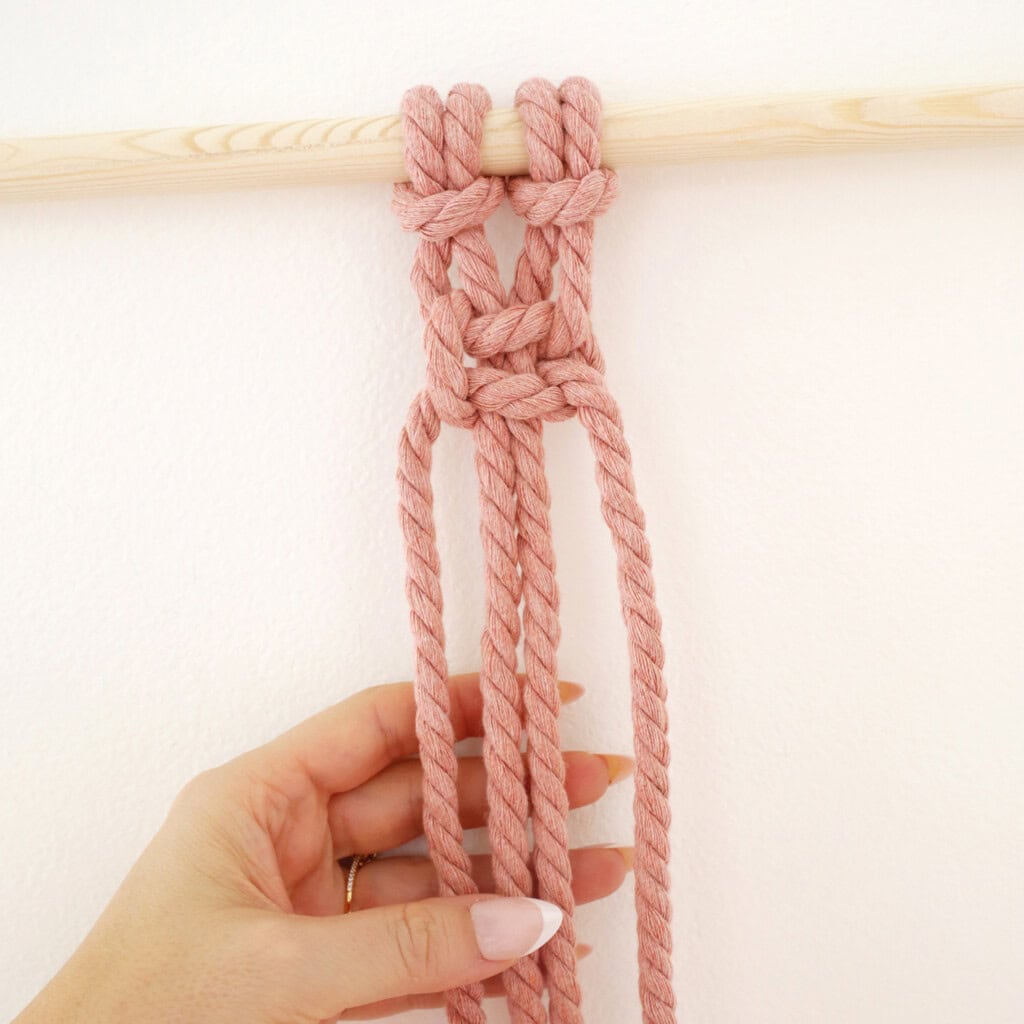 berry knot macrame